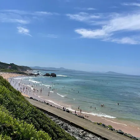 Sur 2 Plages , Piscine Et 3 Personnes *